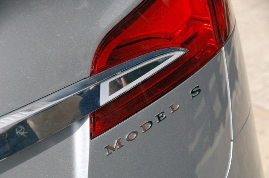  Tesla Model S 2009 года  (фото 12 из 44)